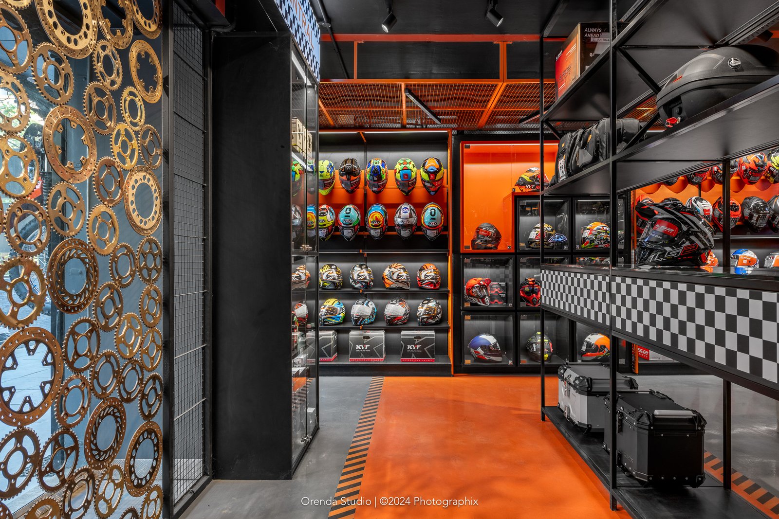 Moto Central, Pune